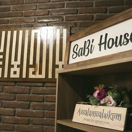 Sabi Guest House - Strategic Family -Married Couples Only- Hostel In Prawirotaman Yogyakarta Bagian luar foto