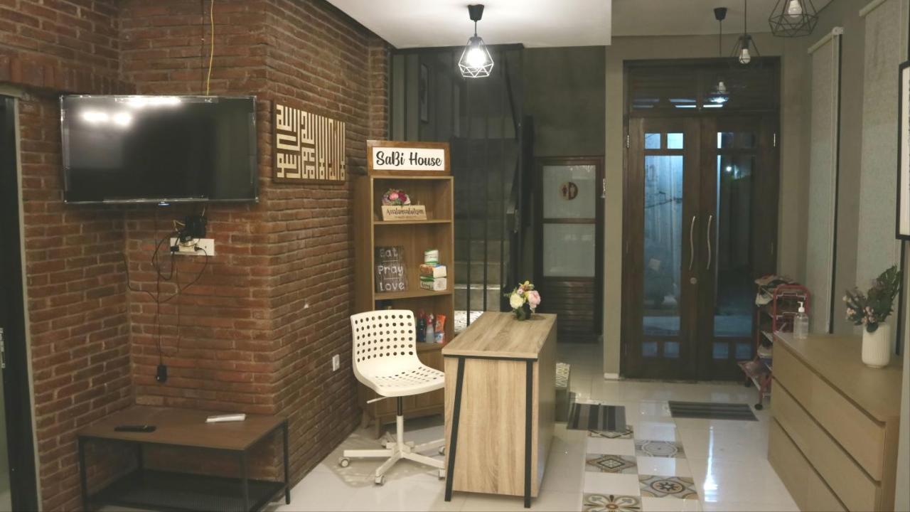 Sabi Guest House - Strategic Family -Married Couples Only- Hostel In Prawirotaman Yogyakarta Bagian luar foto