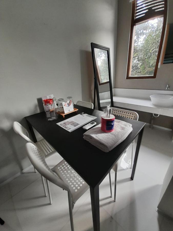 Sabi Guest House - Strategic Family -Married Couples Only- Hostel In Prawirotaman Yogyakarta Bagian luar foto
