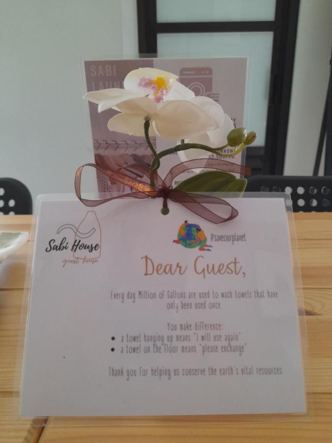 Sabi Guest House - Strategic Family -Married Couples Only- Hostel In Prawirotaman Yogyakarta Bagian luar foto
