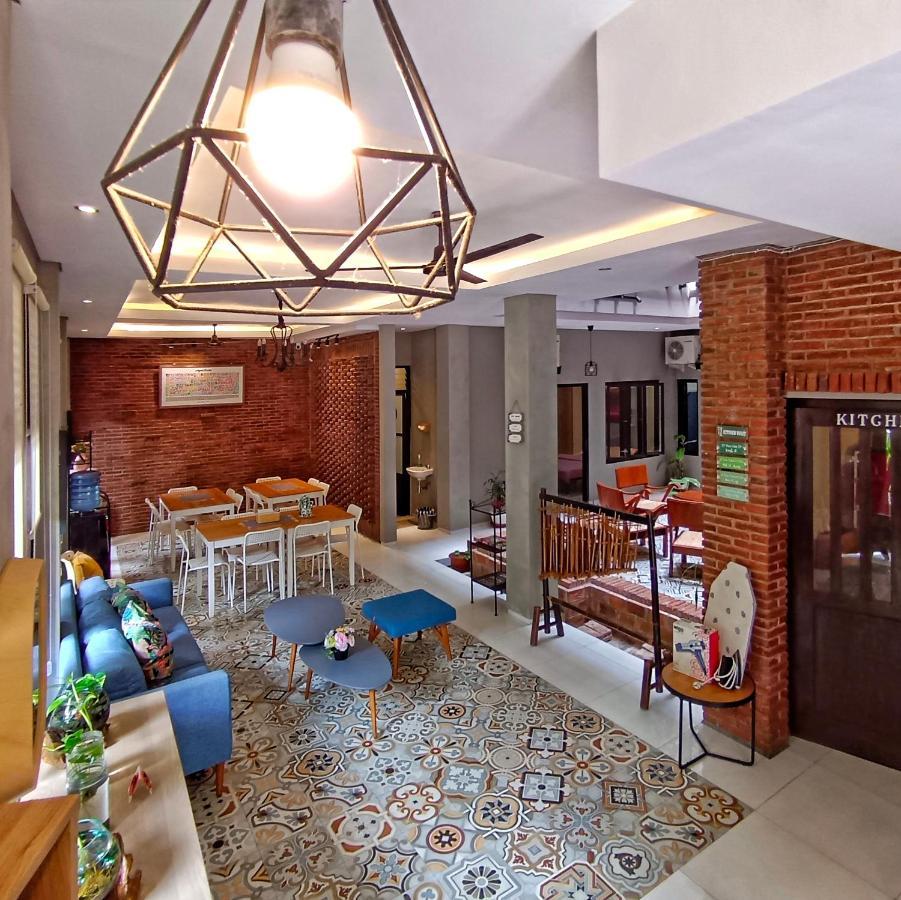 Sabi Guest House - Strategic Family -Married Couples Only- Hostel In Prawirotaman Yogyakarta Bagian luar foto