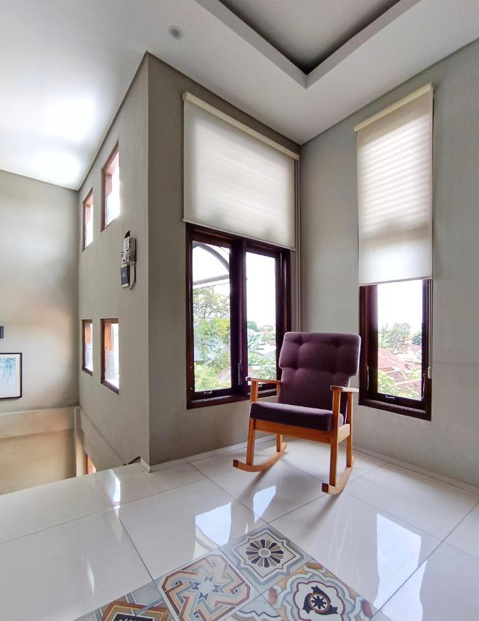 Sabi Guest House - Strategic Family -Married Couples Only- Hostel In Prawirotaman Yogyakarta Bagian luar foto