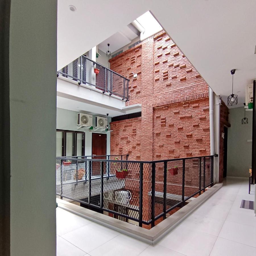 Sabi Guest House - Strategic Family -Married Couples Only- Hostel In Prawirotaman Yogyakarta Bagian luar foto